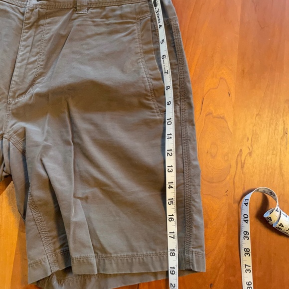 North Face Shorts 34 waist - Excellent Condition - Picture 6 of 7